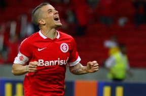 华体会官网-AC米兰险胜曼城，拉莫斯乌龙送礼意甲的简单介绍