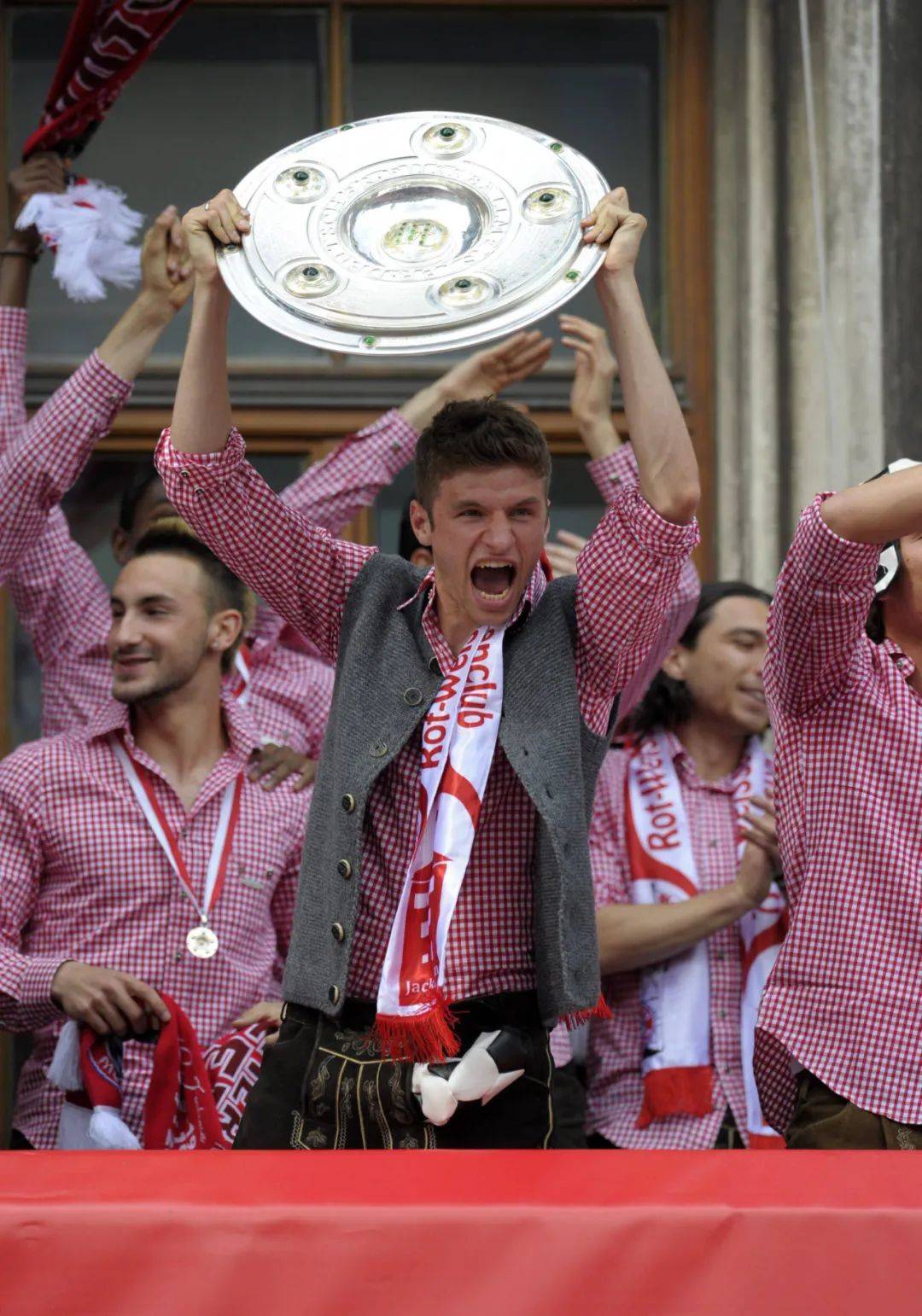 华体会体育-巴黎圣日耳曼力克AC米兰,托马斯穆勒乌龙送礼亚洲杯的简单介绍 第2张 华体会体育-巴黎圣日耳曼力克AC米兰,托马斯穆勒乌龙送礼亚洲杯的简单介绍 第2张