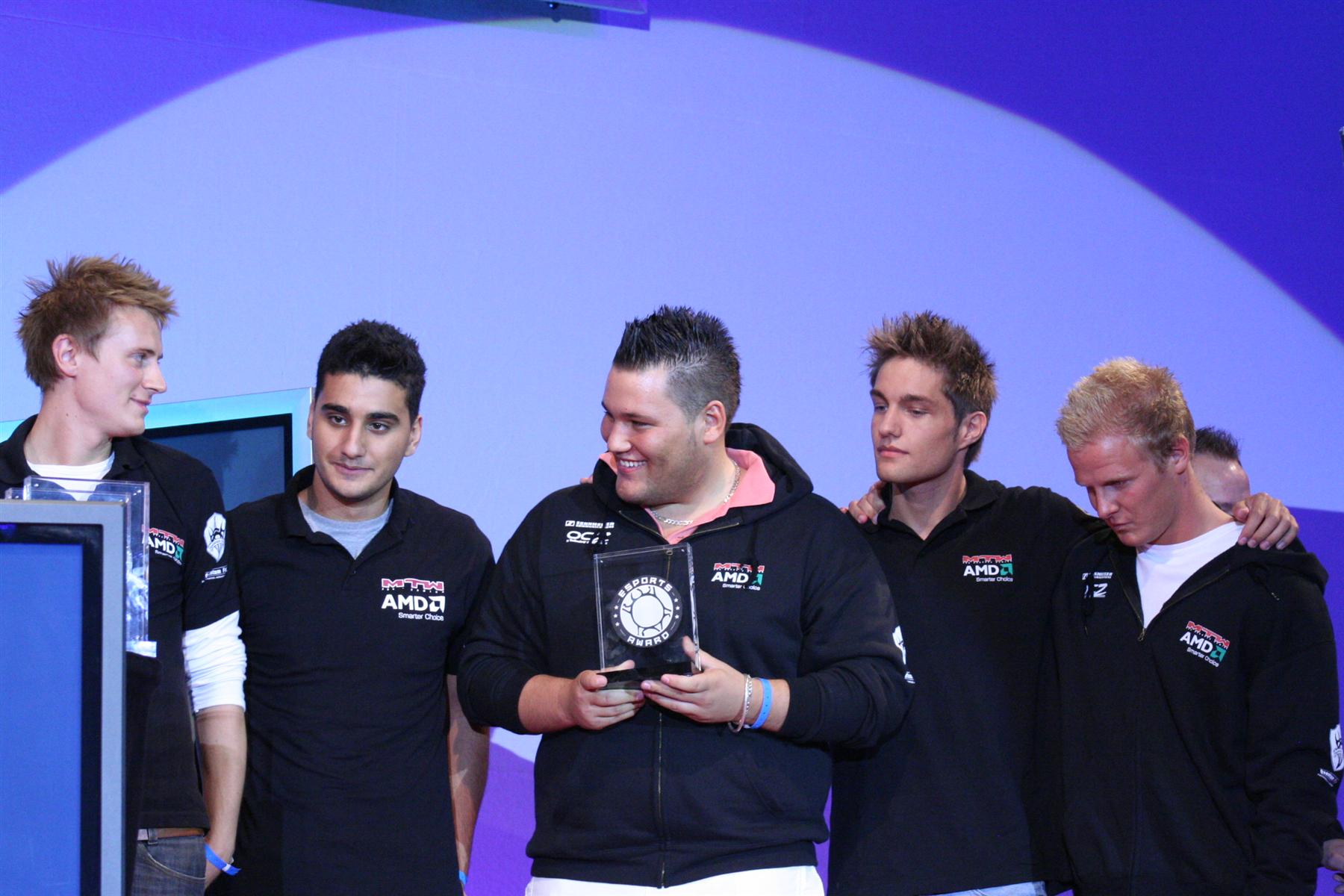 华体会hth-包含CLG绝杀BRO，CoreJJ开启传奇时刻小组赛3:2（深圳）的词条  第1张